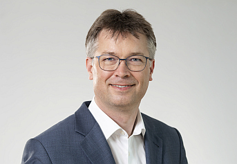 Portrait Prof. Dr. Jan C. Schuhr